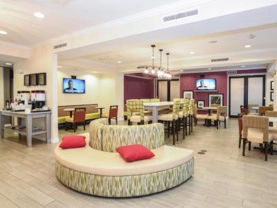 breakfast room - hotel hampton inn jax east regency square - jacksonville, florida, united states of america