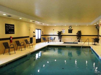 indoor pool - hotel hampton inn and suites - beach boulevard - jacksonville, florida, united states of america