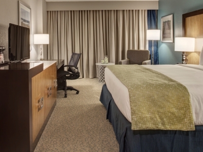 bedroom - hotel doubletree jacksonville airport - jacksonville, florida, united states of america