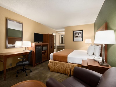 bedroom 2 - hotel days inn by wyndham jacksonville airport - jacksonville, florida, united states of america