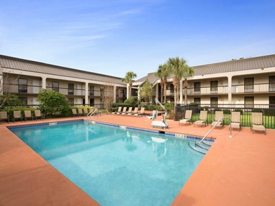 outdoor pool - hotel days inn by wyndham jacksonville airport - jacksonville, florida, united states of america