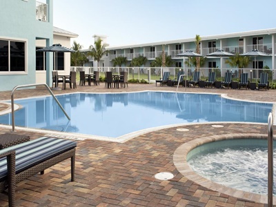 outdoor pool - hotel hampton inn marathon - florida keys - marathon, united states of america