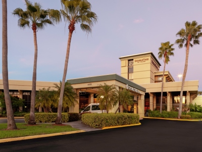 exterior view - hotel doubletree hotel and exec meeting center - palm beach gardens, united states of america