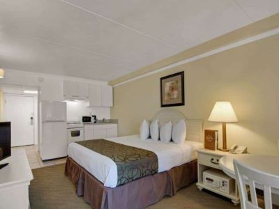 bedroom 1 - hotel ramada panama city beach / beachfront - panama city beach, united states of america
