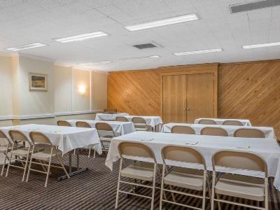 conference room - hotel days inn pensacola - historic downtown - pensacola, united states of america