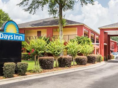 exterior view - hotel days inn by wyndham pensacola west - pensacola, united states of america