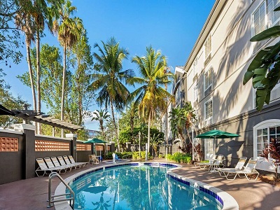 outdoor pool - hotel la quinta inn and suites ft. lauderdale - plantation, united states of america