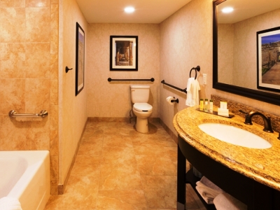 bathroom - hotel doubletree hilton st.augustine historic - st augustine, united states of america