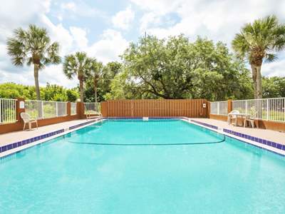 outdoor pool - hotel super 8 by wyndham st. augustine - st augustine, united states of america