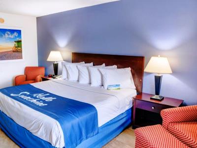 bedroom - hotel days inn st.petersburg / tampa bay area - st petersburg, united states of america