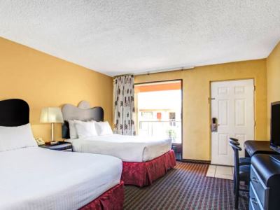 bedroom - hotel days inn wyndham st. petersburg central - st petersburg, united states of america
