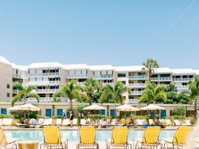 outdoor pool - hotel postcard inn on the beach - saint pete beach, united states of america