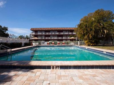 outdoor pool 1 - hotel baymont by wyndham sarasota - sarasota, united states of america