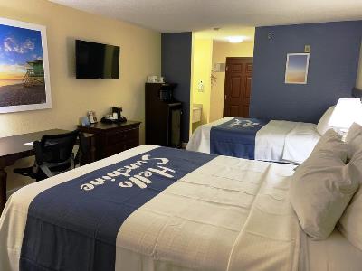bedroom - hotel days inn by wyndham sarasota-siesta key - sarasota, united states of america
