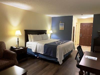 bedroom 1 - hotel days inn by wyndham sarasota-siesta key - sarasota, united states of america