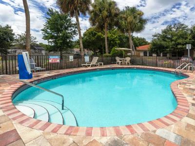 outdoor pool - hotel days inn by wyndham sarasota-siesta key - sarasota, united states of america
