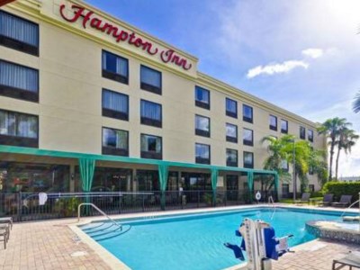 outdoor pool - hotel hampton inn west palm beach fl turnpike - west palm beach, united states of america