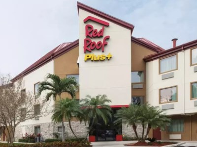 exterior view - hotel red roof plus+ west palm beach - west palm beach, united states of america
