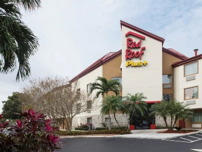 exterior view 1 - hotel red roof plus+ west palm beach - west palm beach, united states of america