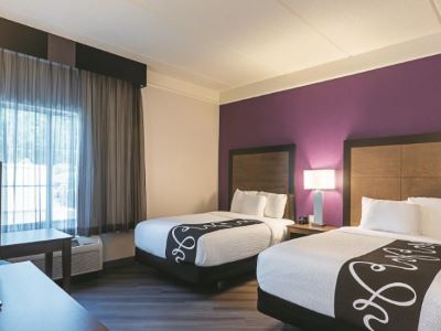 bedroom 1 - hotel la quinta inn and suites alpharetta - alpharetta, united states of america