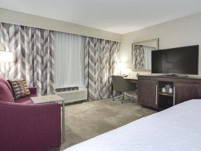 bedroom 3 - hotel hampton inn atlanta fairburn - fairburn, united states of america