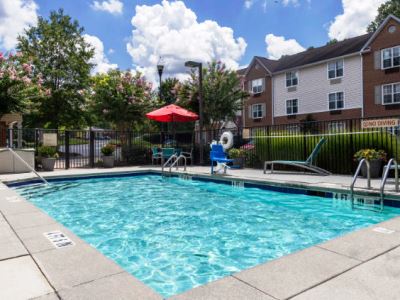 outdoor pool - hotel towneplace suites atlanta kennesaw - kennesaw, united states of america
