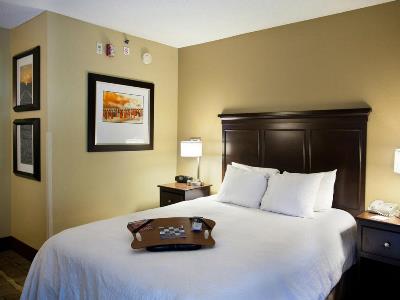 bedroom - hotel hampton inn atlanta-peachtree corners - norcross, united states of america
