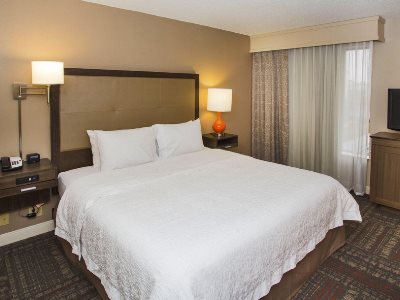 bedroom - hotel hampton inn and suites valdosta conf ctr - valdosta, united states of america
