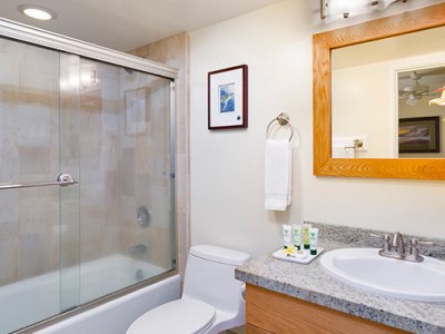 bathroom - hotel aston kona by the sea - kailua kona, united states of america