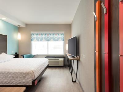 bedroom 4 - hotel tru by hilton cedar rapids westdale - cedar rapids, united states of america