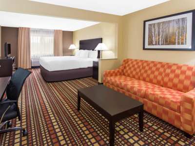 suite - hotel days inn n ste by wyndham davenport east - davenport, iowa, united states of america