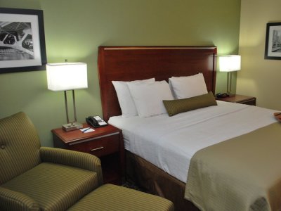 bedroom 2 - hotel best western plus chicagoland inn n ste - glenview, united states of america