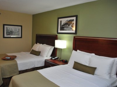 bedroom 4 - hotel best western plus chicagoland inn n ste - glenview, united states of america