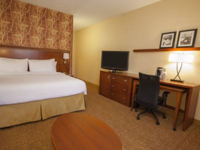 bedroom - hotel courtyard highland park / northbrook - highland park, united states of america
