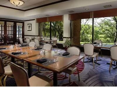 restaurant - hotel doubletree by hilton lisle naperville - lisle, united states of america