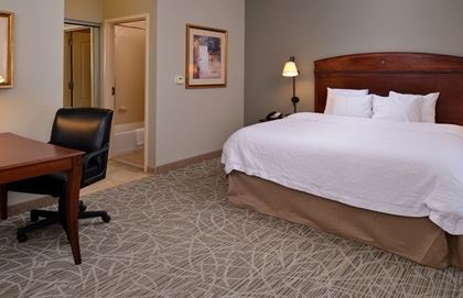 bedroom 3 - hotel hampton inn litchfield - litchfield, illinois, united states of america