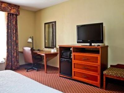 bedroom 1 - hotel hampton inn mchenry - mchenry, united states of america