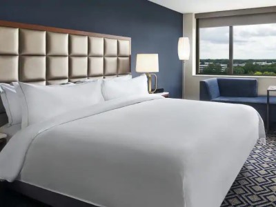 bedroom - hotel hilton chicago/oak brook hills resort - oak brook, united states of america