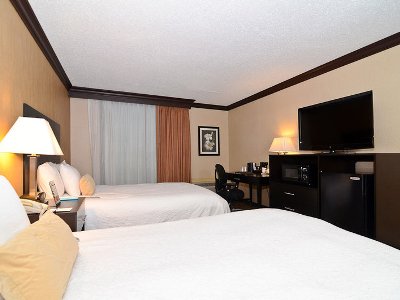 bedroom 3 - hotel wyndham garden chicago northwest - schaumburg, united states of america