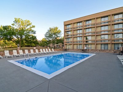 outdoor pool - hotel wyndham garden chicago northwest - schaumburg, united states of america