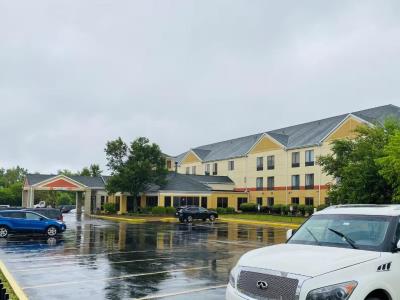 exterior view - hotel baymont by wyndham south holland - south holland, united states of america