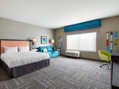 bedroom 2 - hotel hampton inn and suites chicago/waukegan - waukegan, united states of america