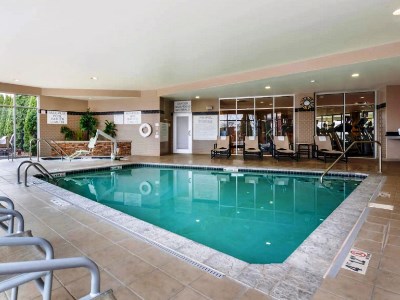 indoor pool - hotel wyndham noblesville - noblesville, united states of america