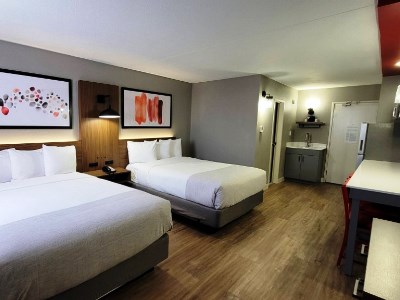bedroom 2 - hotel hawthorn suites wyndham wichita airport - wichita, united states of america