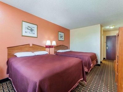 bedroom 3 - hotel howard johnson by wyndham airport - louisville, kentucky, united states of america