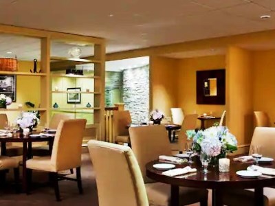 restaurant - hotel doubletree boston north shore - danvers, united states of america