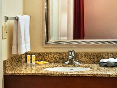 bathroom - hotel residence inn boston north shore/danvers - danvers, united states of america