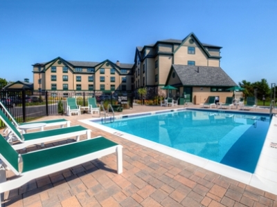 outdoor pool - hotel hampton inn bar harbor - bar harbor, united states of america