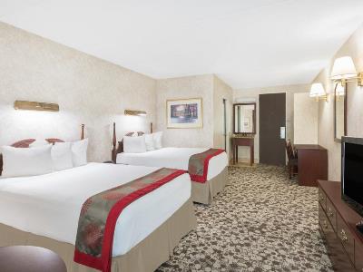 bedroom 3 - hotel ramada plaza by wyndham portland - portland, maine, united states of america