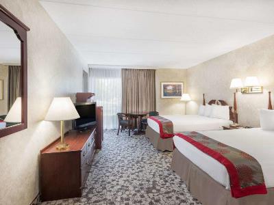 bedroom 4 - hotel ramada plaza by wyndham portland - portland, maine, united states of america